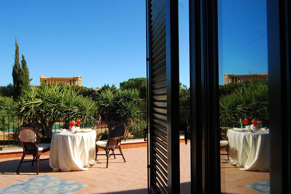 Villa Athena Resort Agrigento Nhà hàng bức ảnh The terrace of the hotel