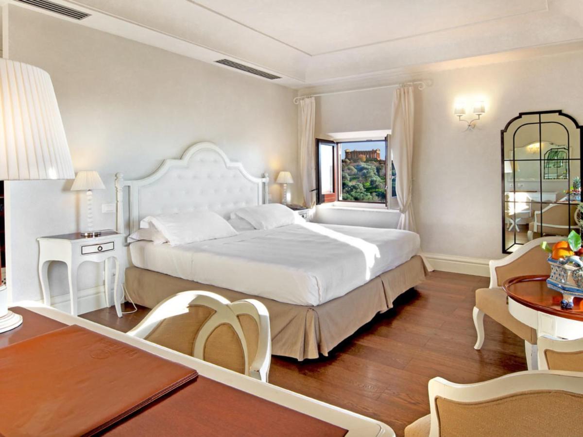 Villa Athena Resort Agrigento Ngoại thất bức ảnh A room at the hotel