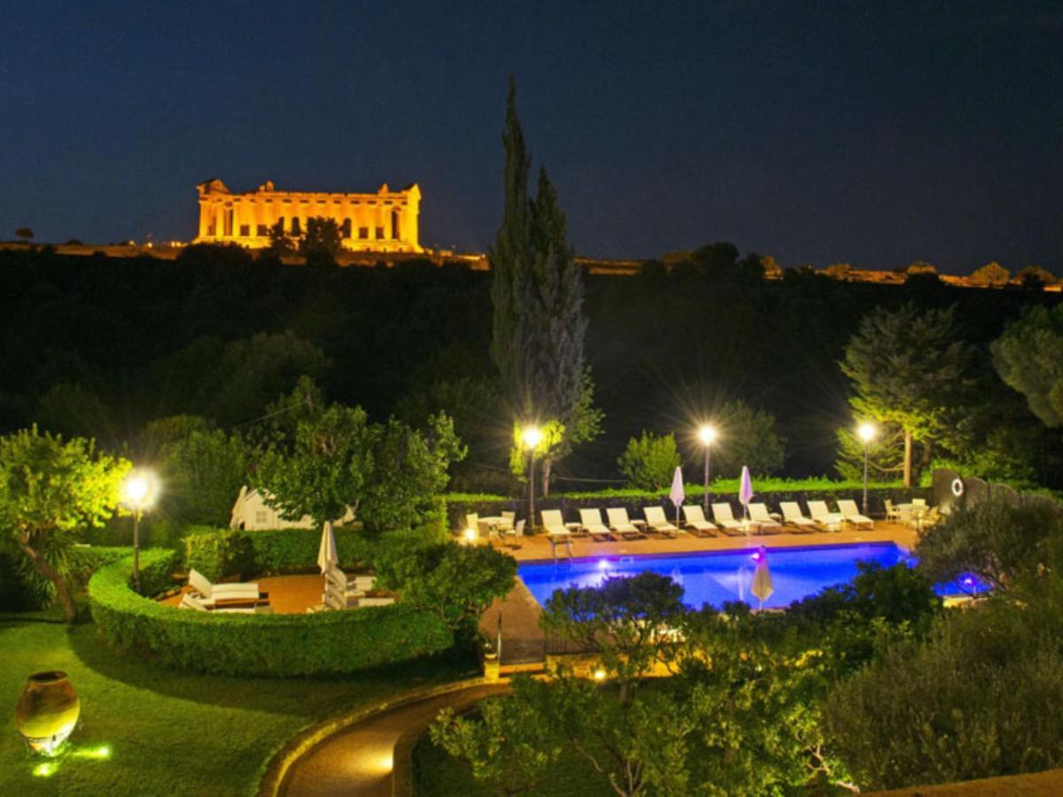 Villa Athena Resort Agrigento Ngoại thất bức ảnh The hotel's gardens