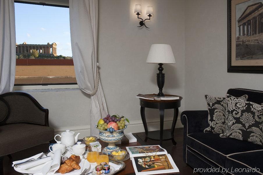 Villa Athena Resort Agrigento Phòng bức ảnh A room at the hotel